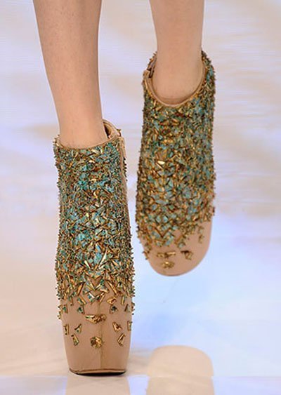 Zapatos con apliques de pedrera de Alexander Mcqueen